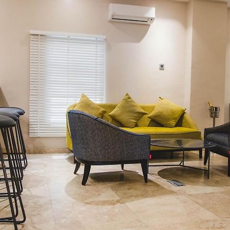Amber City Hotels Оверрі Екстер'єр фото