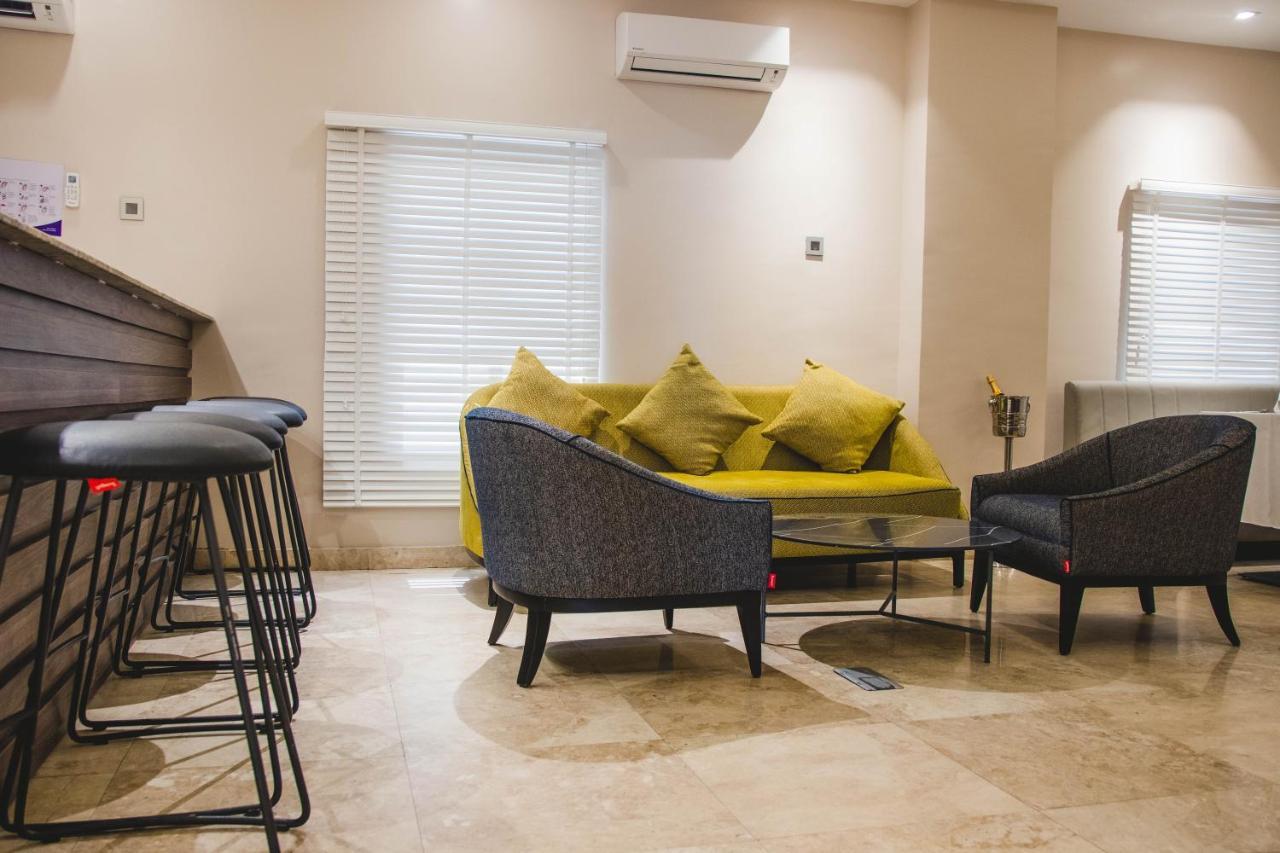 Amber City Hotels Оверрі Екстер'єр фото