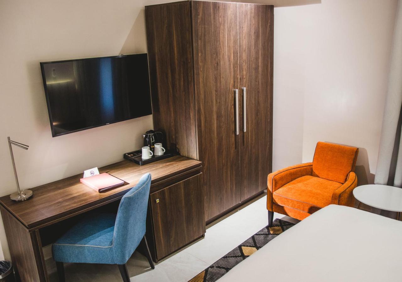 Amber City Hotels Оверрі Екстер'єр фото